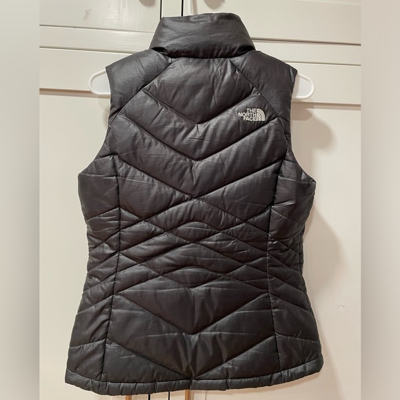 Women’s Small The North Face 550 Puffer Vest - Picture 4 of 4